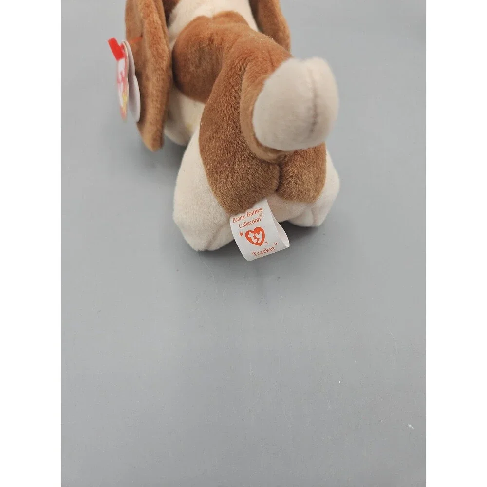 TY Beanie Baby TRACKER Brown & White Basset Hound Dog Plush 1997/1998 NWT